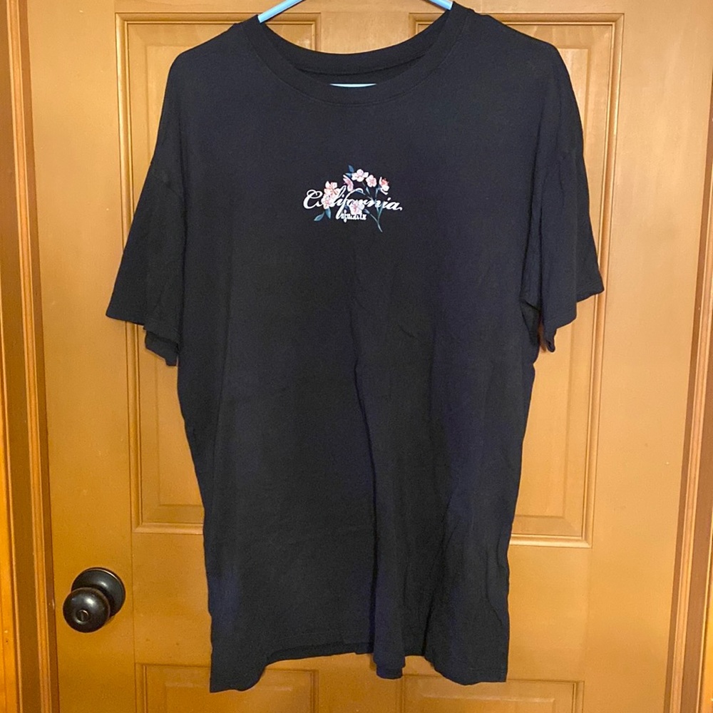 Women’s Oversized Graphic Tee